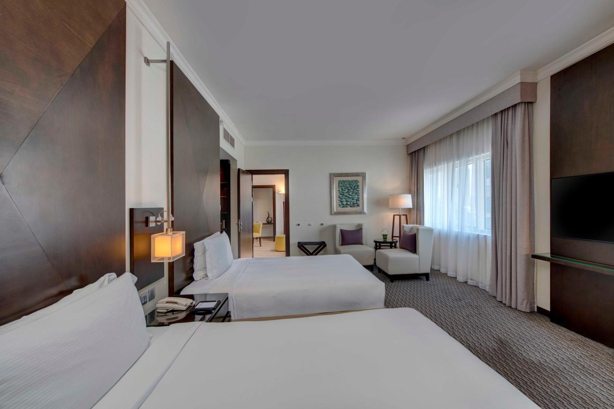 Отель Media Rotana Дубай Экстерьер фото Suite